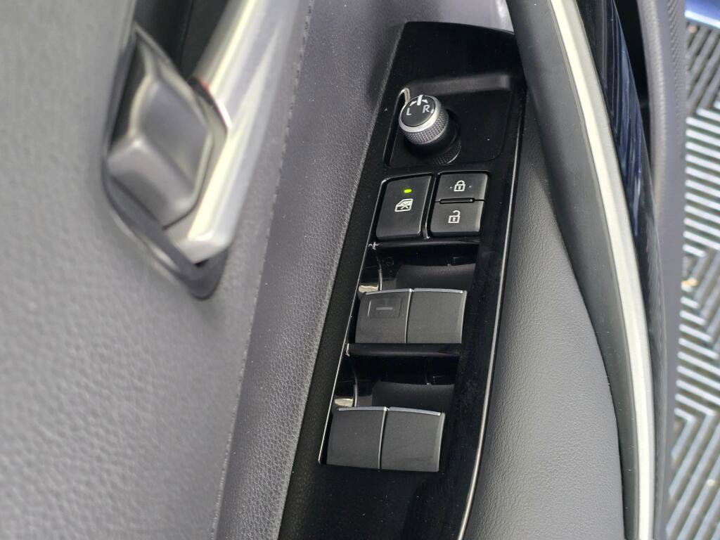 Used 2020 Toyota Corolla XLE w/ Carpet Mat Package (TMS) image 20