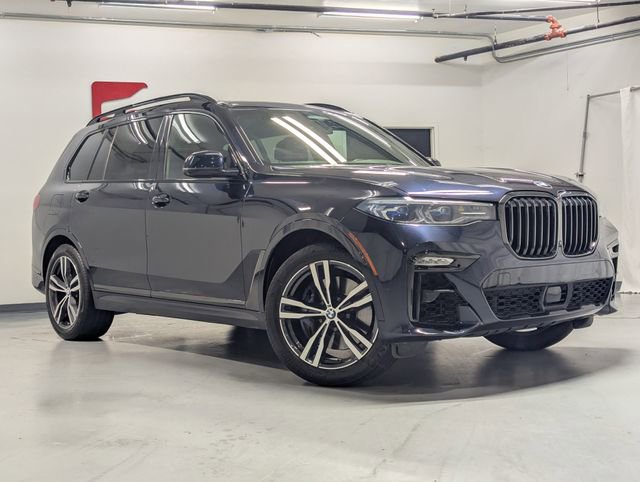 Used 2021 BMW X7 M50i image 2