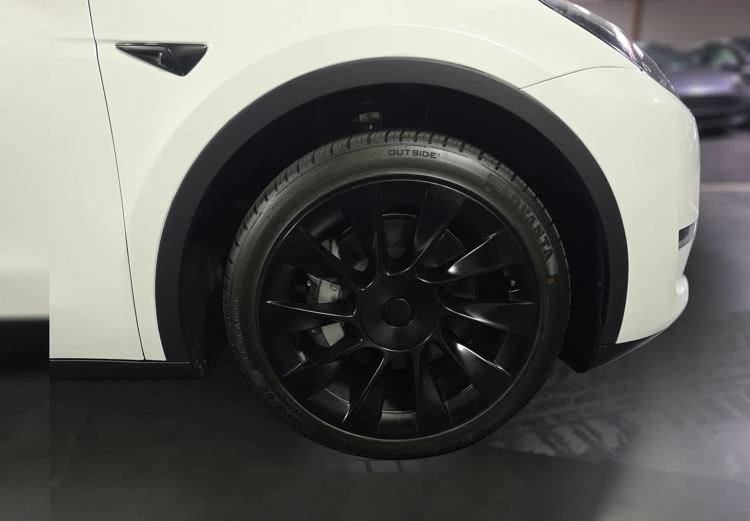 Used 2023 Tesla Model Y Long Range AWD/4WD image 16