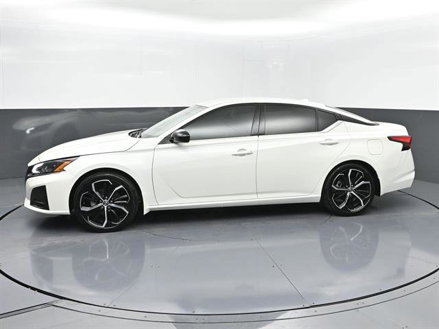 Used 2025 Nissan Altima 2.5 SR image 25