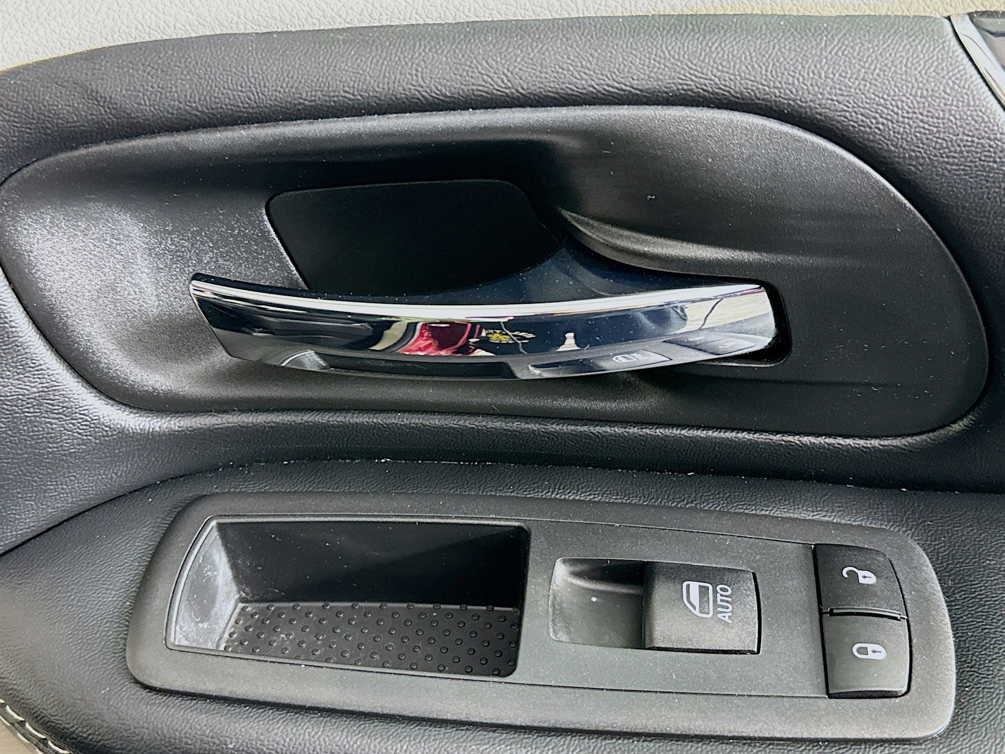 Used 2019 Dodge Grand Caravan SXT image 29