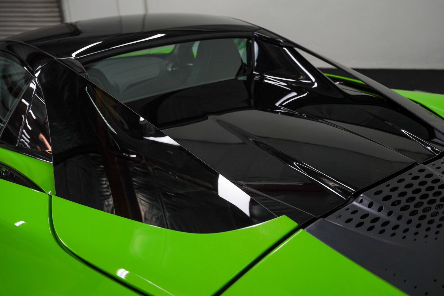 Used 2024 McLaren 750S Spider RWD image 19