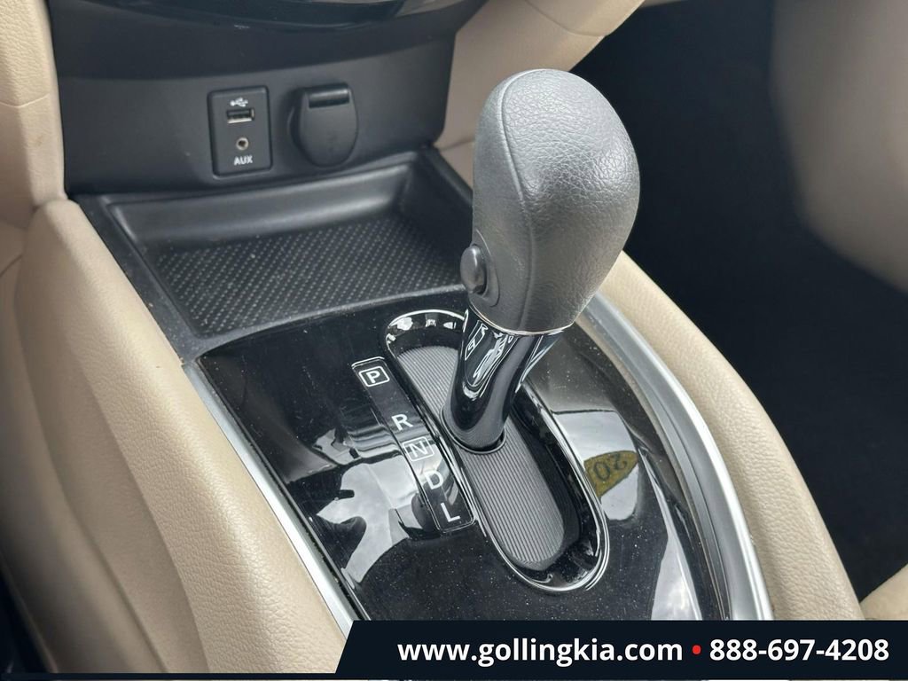 Used 2016 Nissan Rogue SV FWD image 26