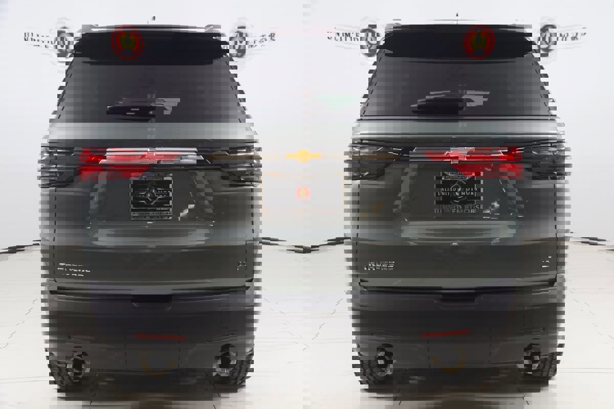 Used 2023 Chevrolet Traverse LT image 44