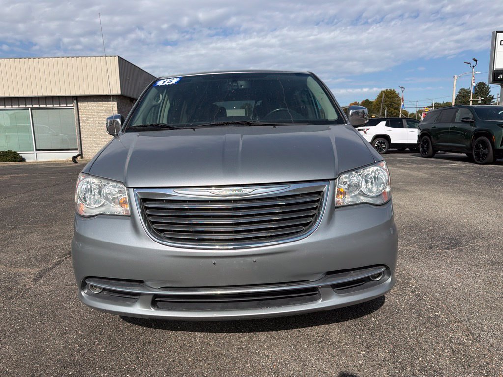 Used 2015 Chrysler Town & Country Touring-L w/ Driver Convenience Group FWD image 7