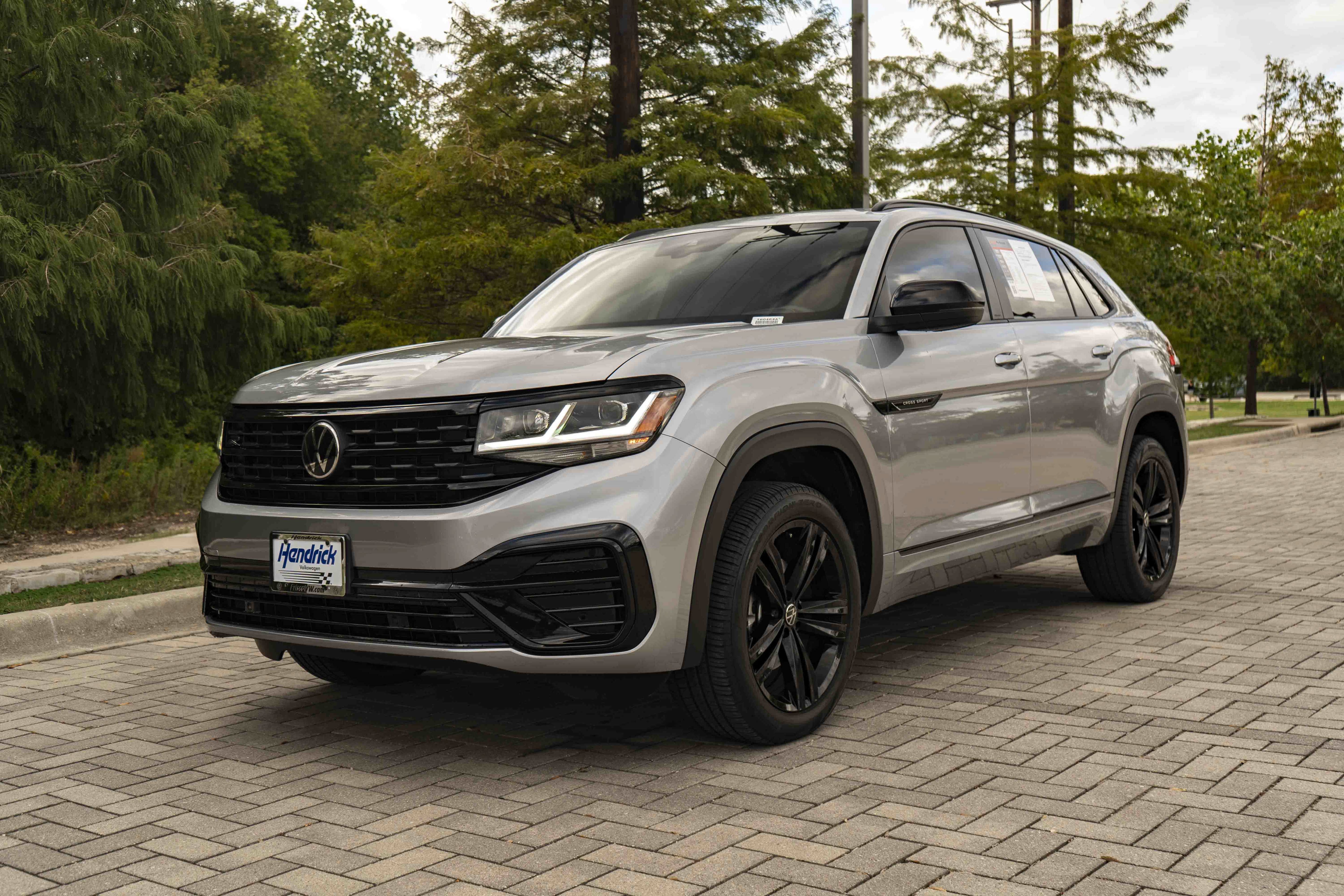 Certified 2023 Volkswagen Atlas Cross Sport SEL R-Line AWD/4WD image 4