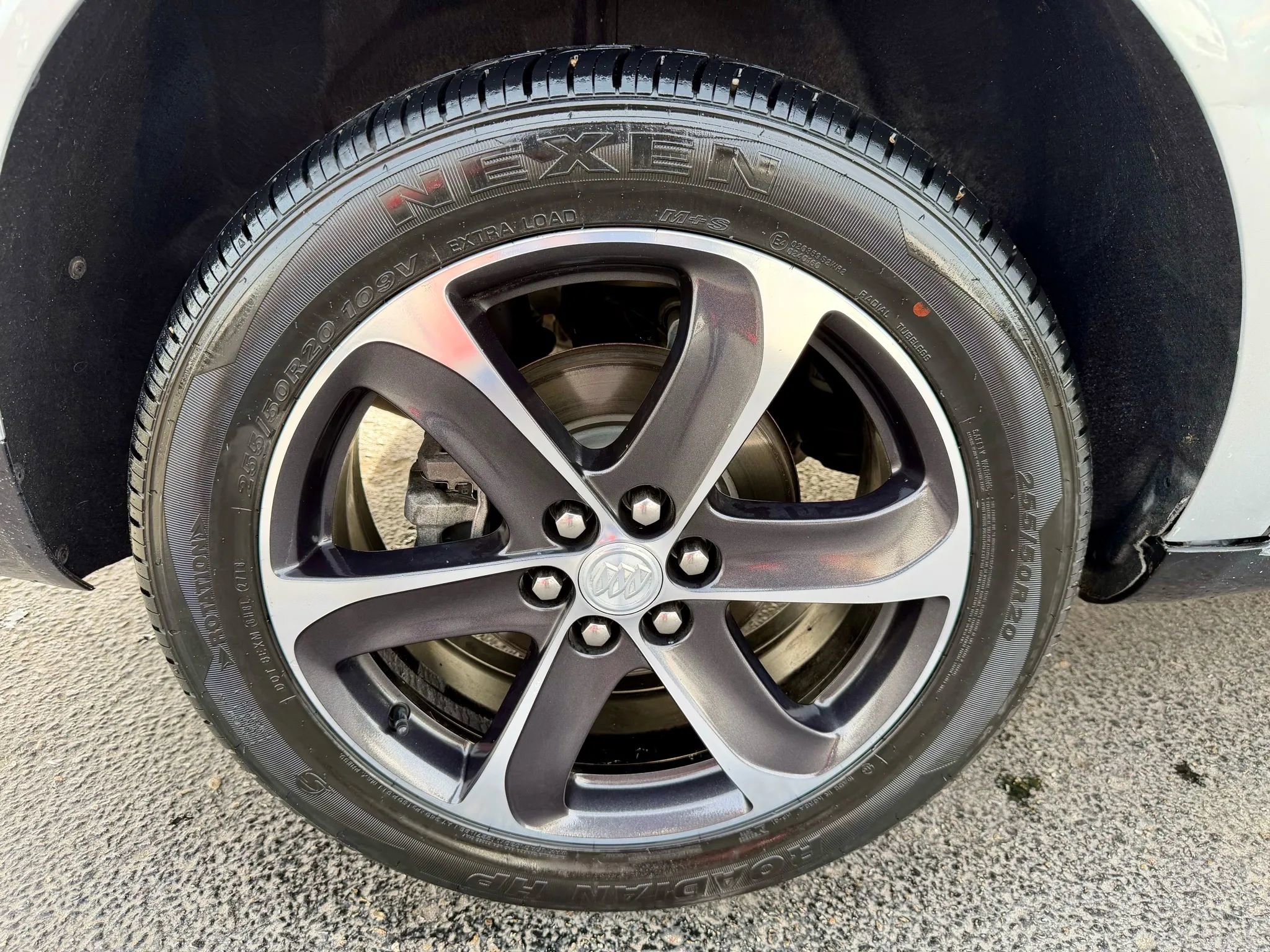 Used 2020 Buick Enclave Essence w/ Sport Touring Edition image 23