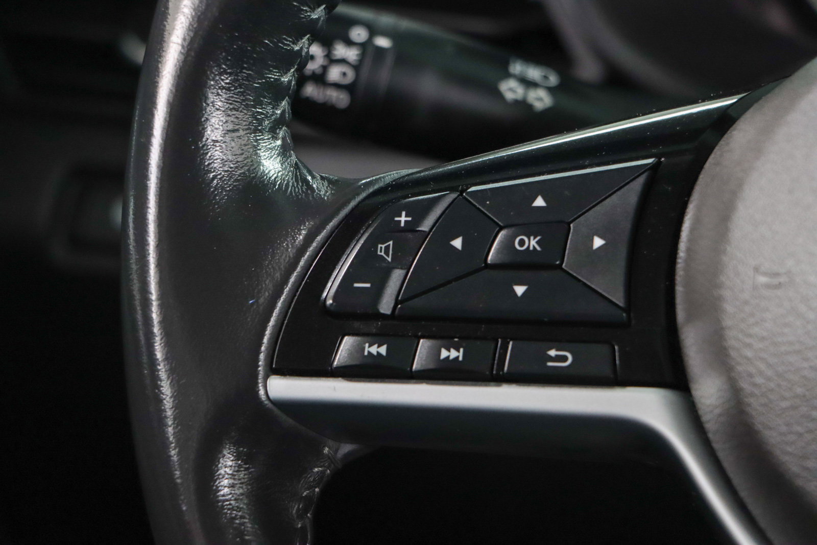 Used 2023 Nissan Altima 2.5 SV w/ SV Premium Package image 13