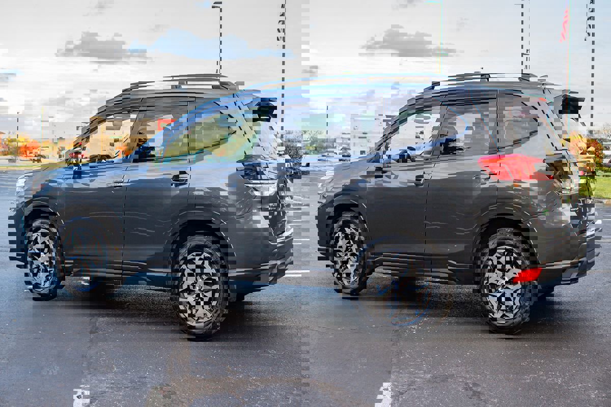 Used 2020 Subaru Forester Premium image 6