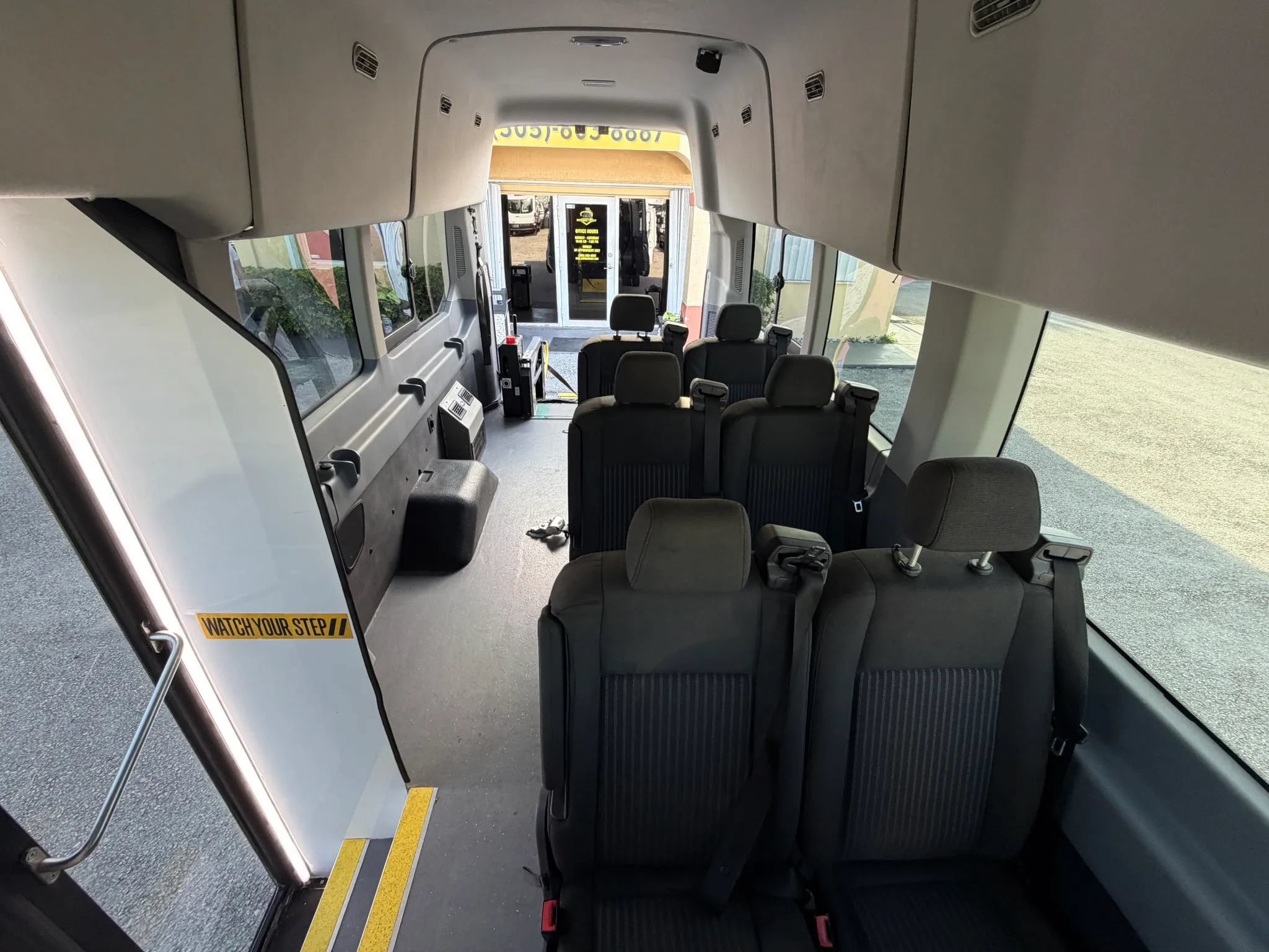 Used 2017 Ford Transit 350 XLT RWD image 2