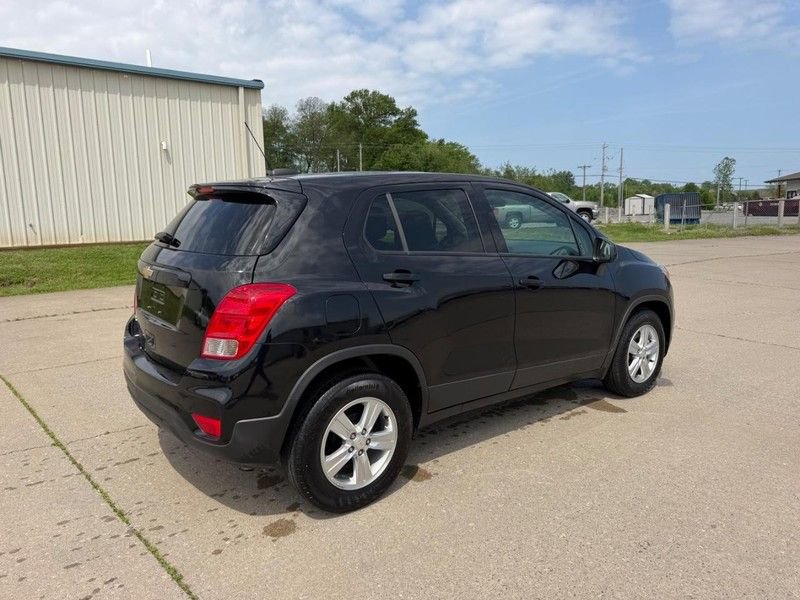 Used 2022 Chevrolet Trax LS w/ Tint and Cruise Package image 3