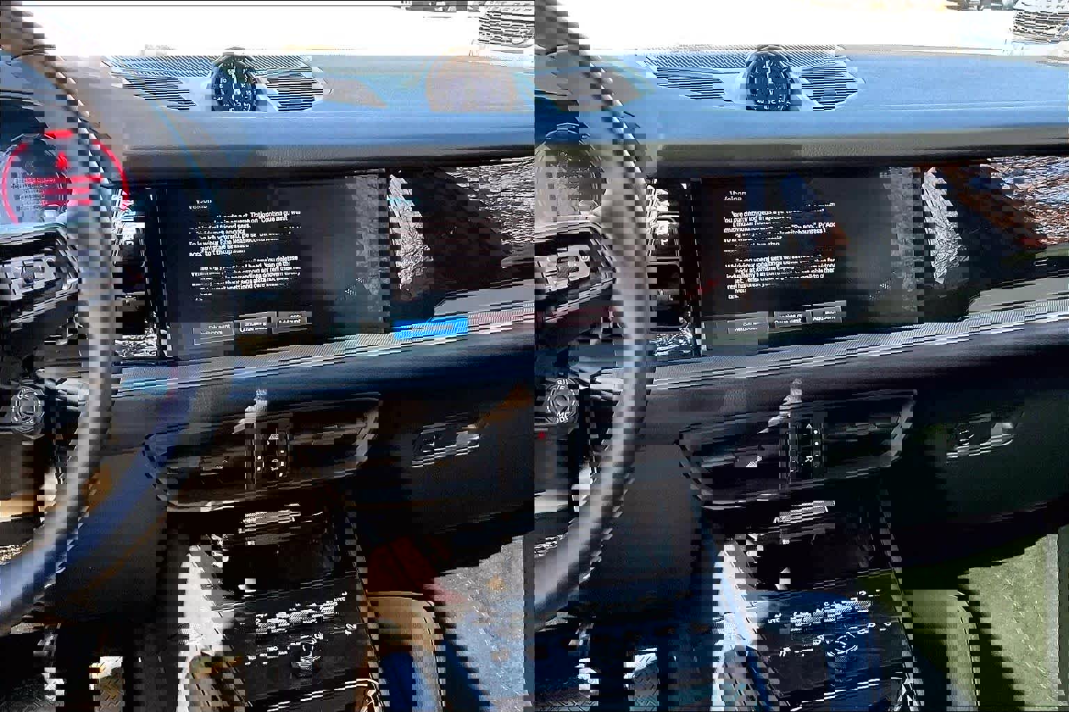 Used 2024 Porsche Cayenne image 8