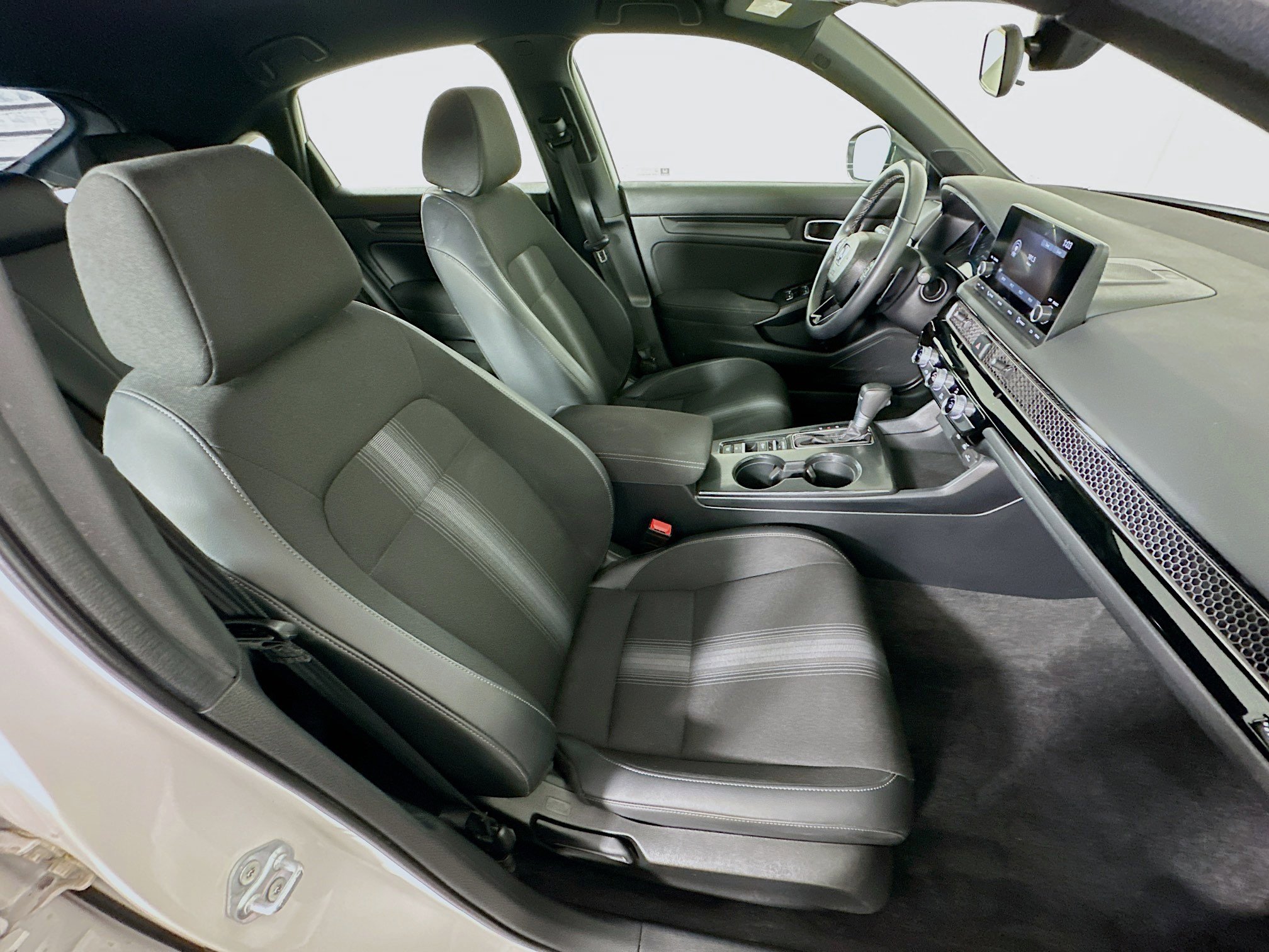 Used 2025 Honda Civic Sport image 28