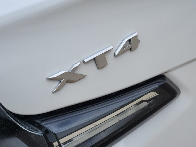 Used 2024 Cadillac XT4 Sport FWD image 12