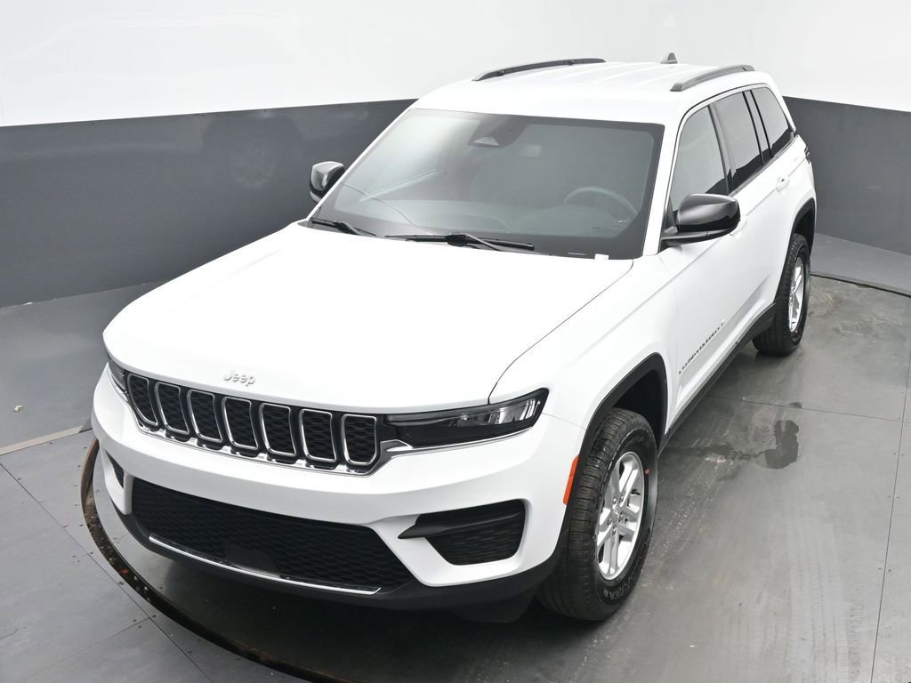 Used 2024 Jeep Grand Cherokee Laredo w/ Luxury Tech Group I image 36