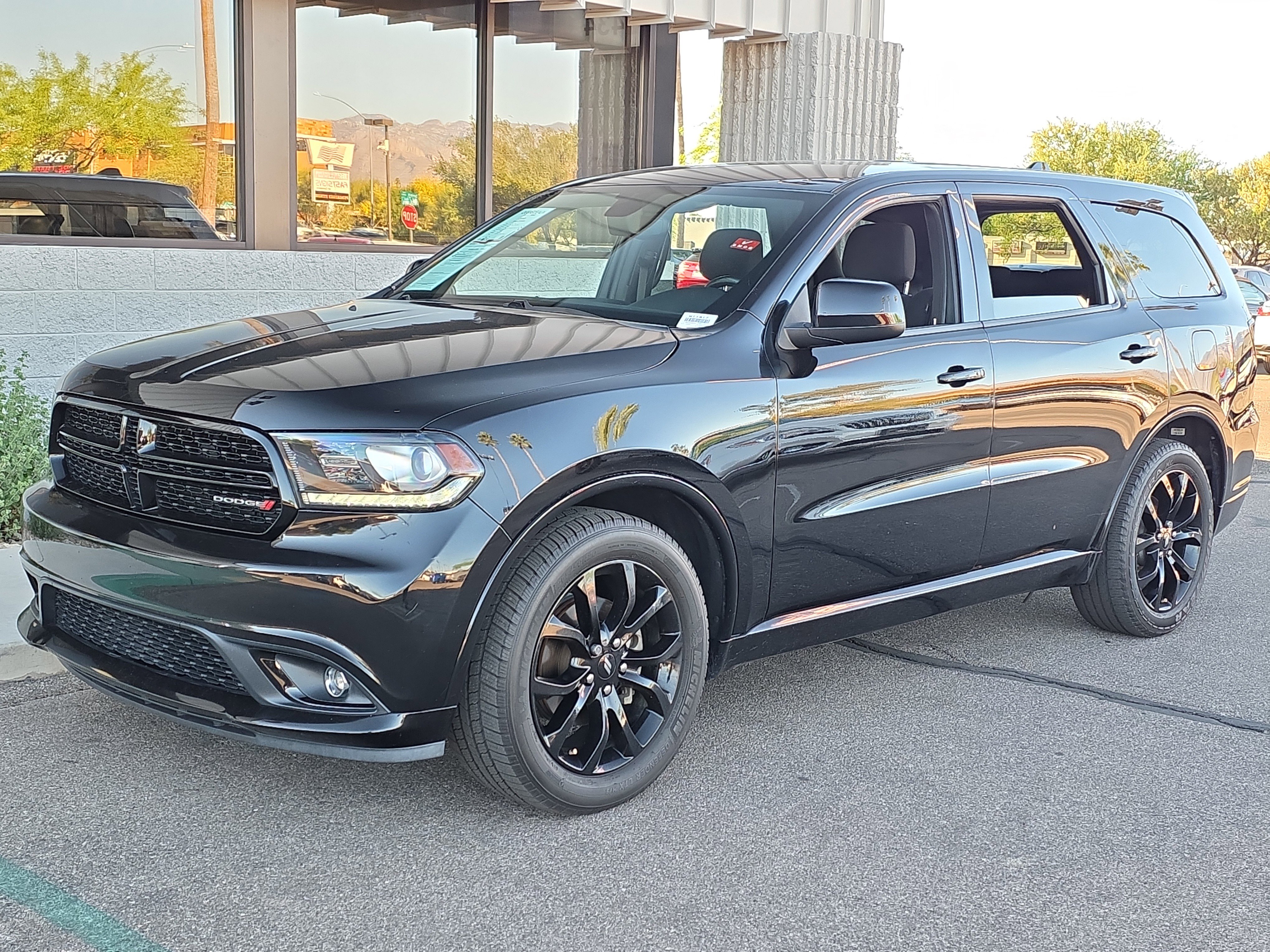 Used 2019 Dodge Durango SXT image 3