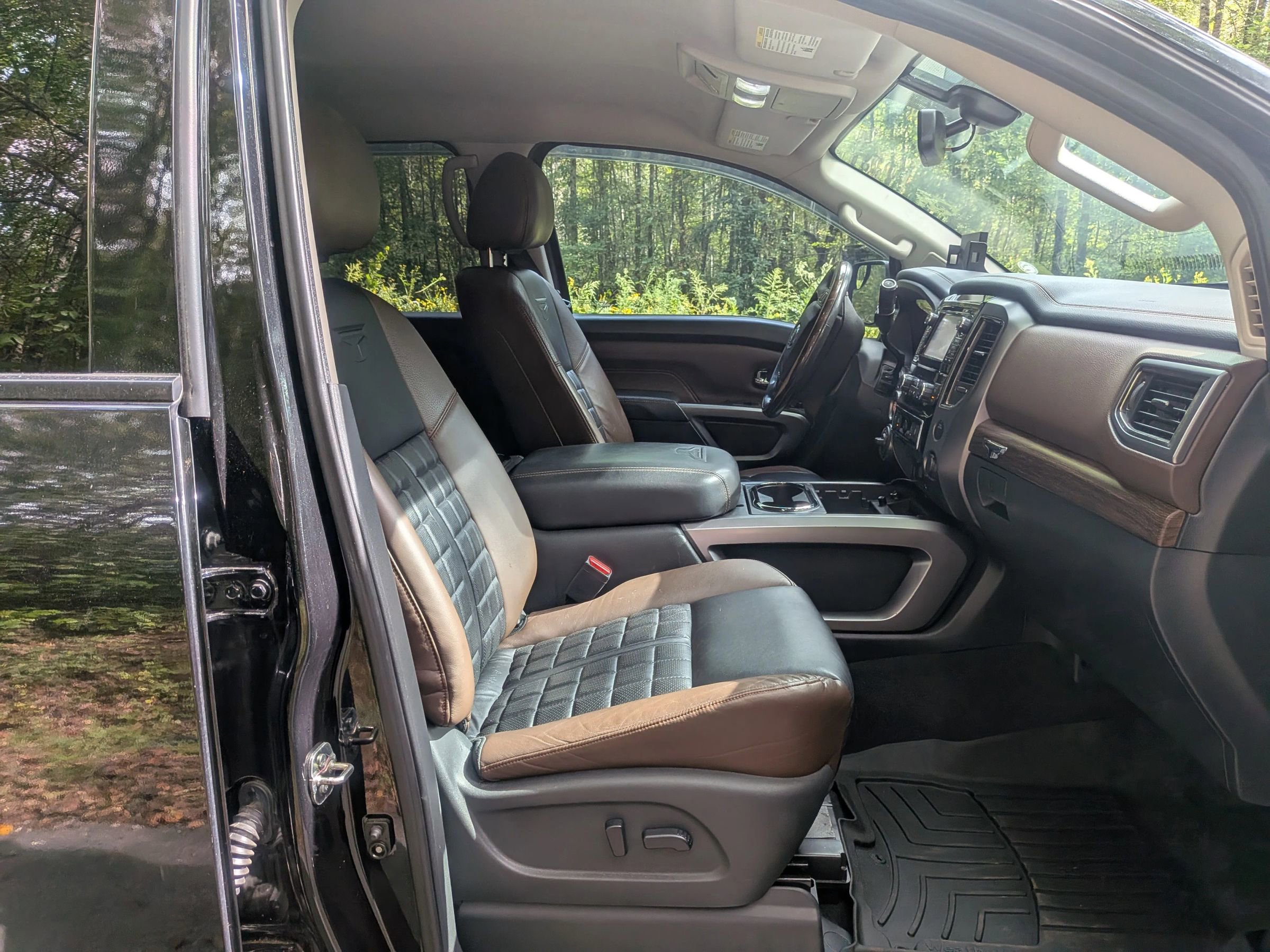 Used 2017 Nissan Titan Platinum Reserve w/ Off-Road Package image 12