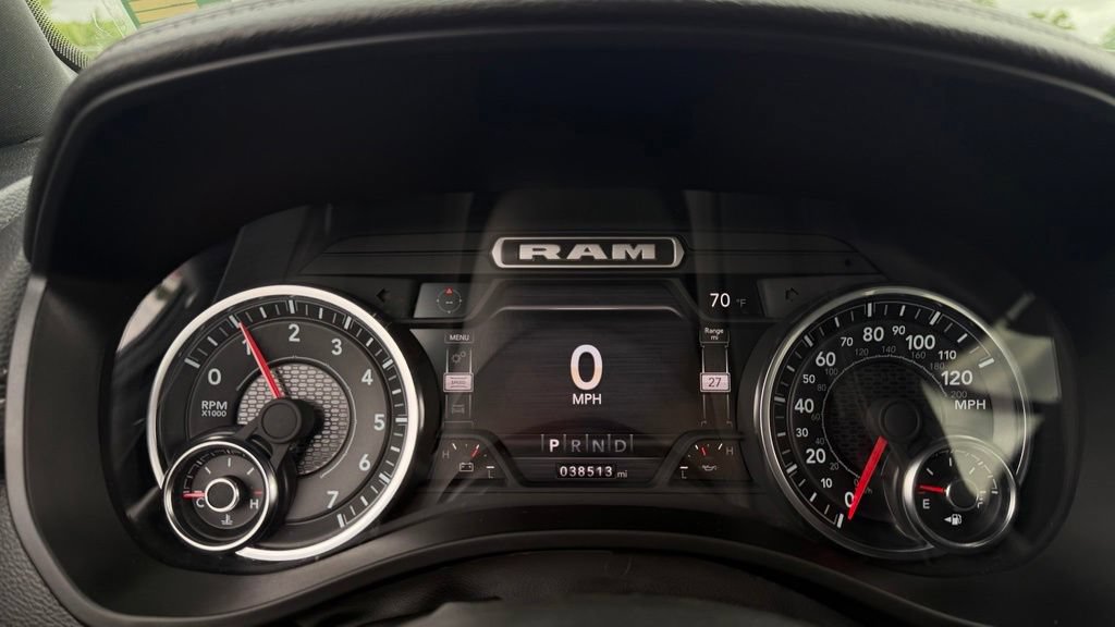 Used 2023 RAM 1500 Laramie AWD/4WD image 13