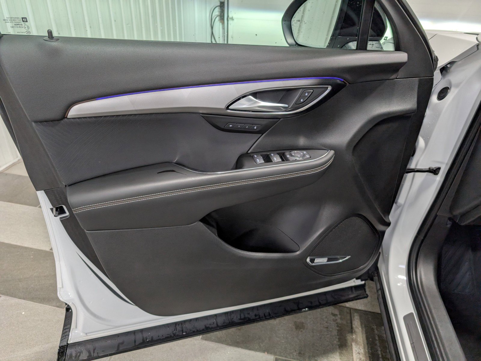 Used 2025 Buick Envision Sport Touring image 11