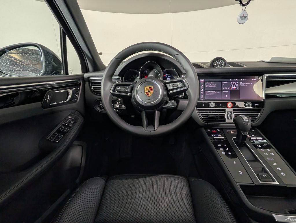 New 2026 Porsche Macan image 23
