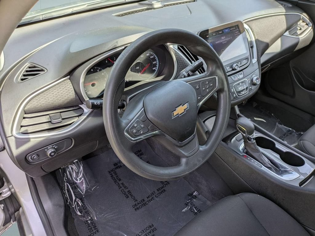 Used 2021 Chevrolet Malibu LS FWD image 11