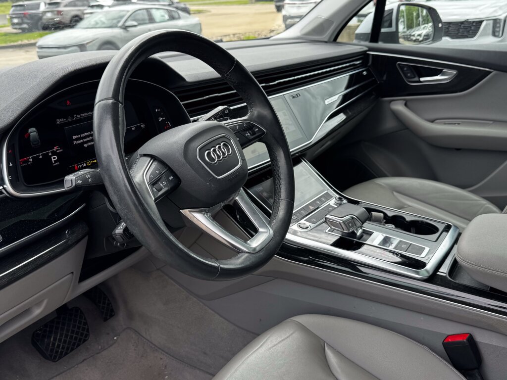 Used 2022 Audi Q7 3.0T Premium Plus AWD/4WD image 32