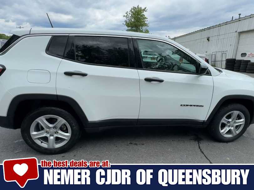 Used 2024 Jeep Compass Sport AWD/4WD image 9