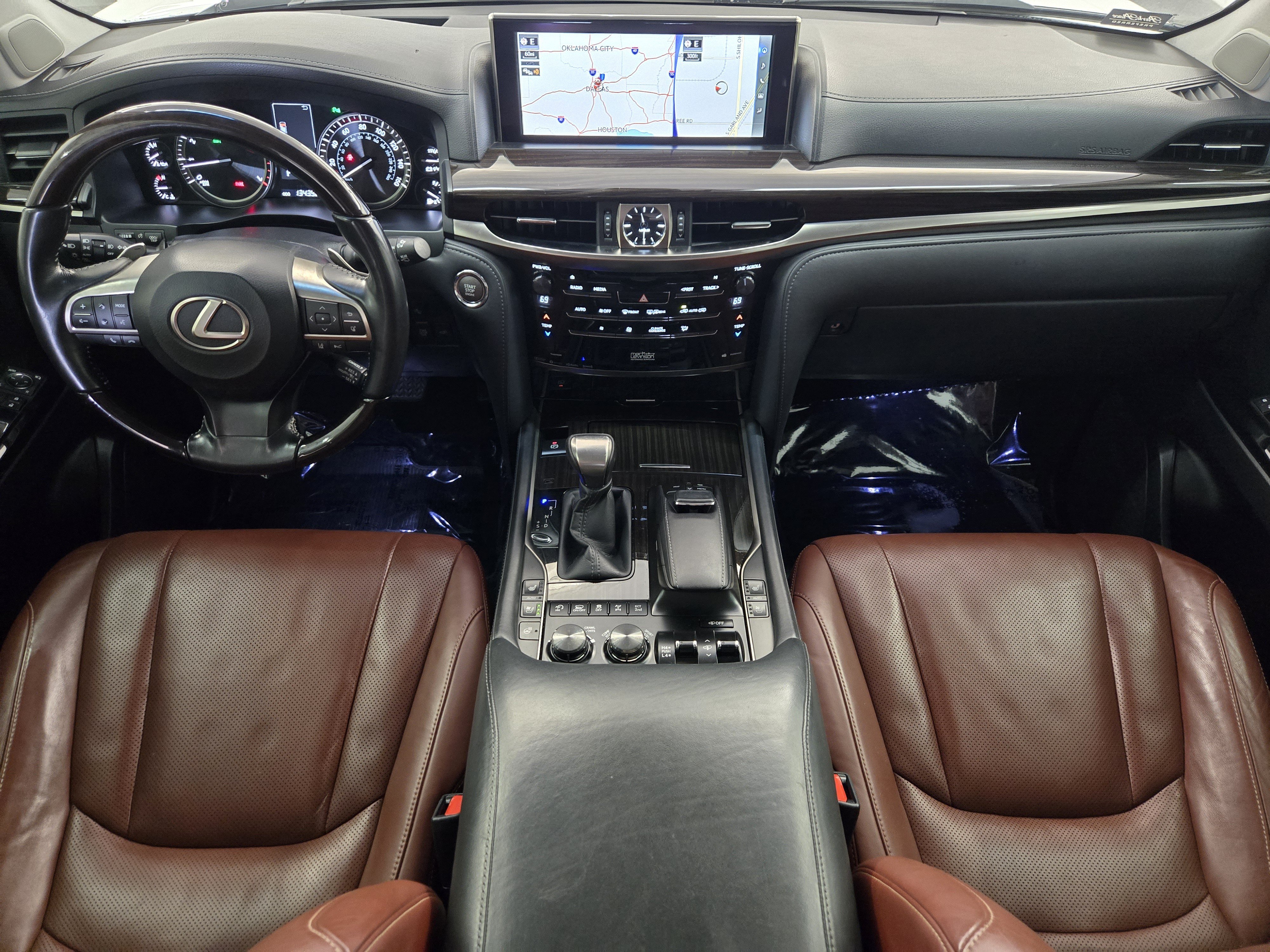 Used 2017 Lexus LX 570 4WD image 28