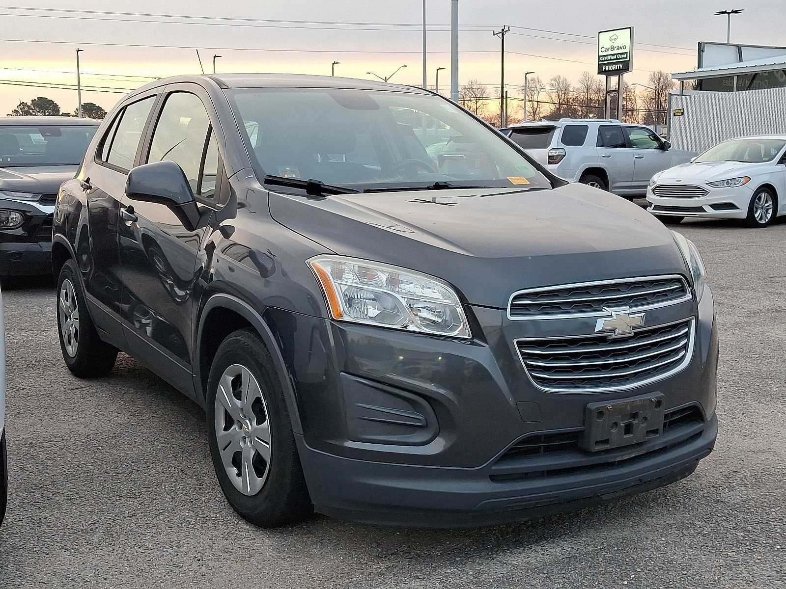 Used 2016 Chevrolet Trax LS image 2