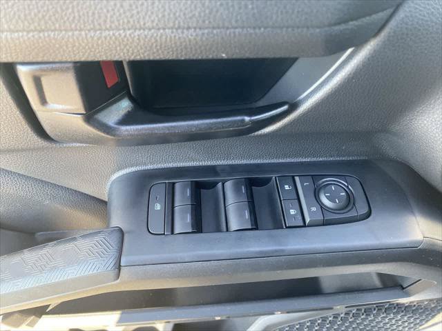 Certified 2025 Toyota Tacoma SR5 AWD/4WD image 13