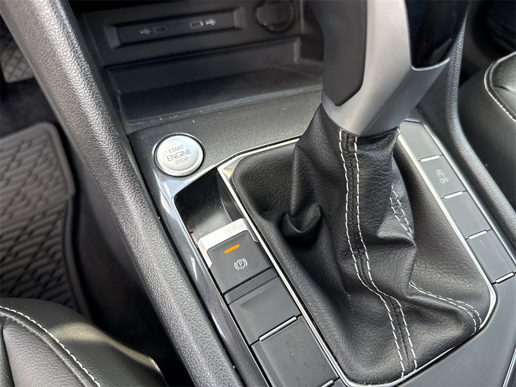 Used 2024 Volkswagen Tiguan SE image 29