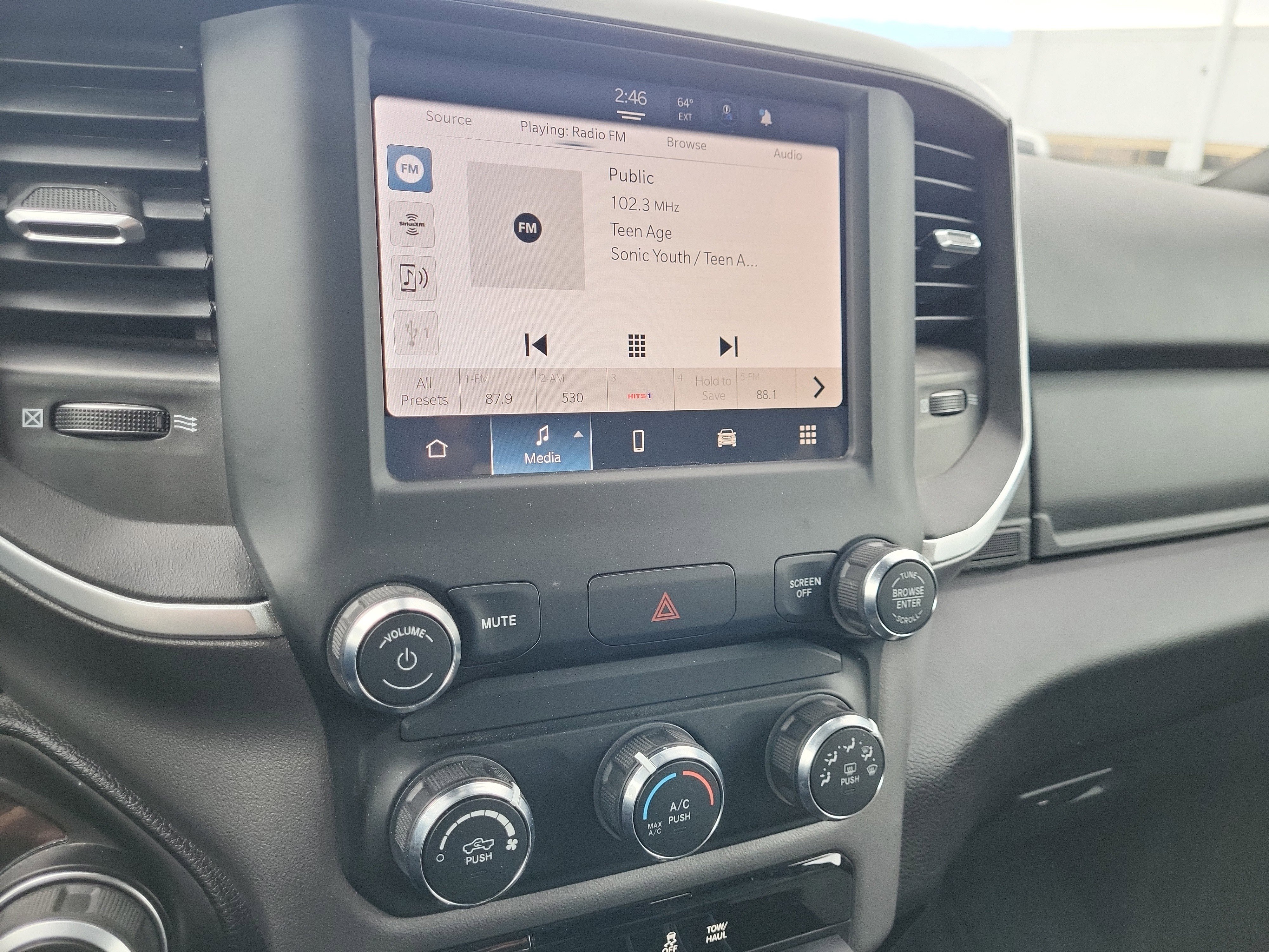 Used 2024 RAM 2500 Big Horn w/ Bed Utility Group image 24