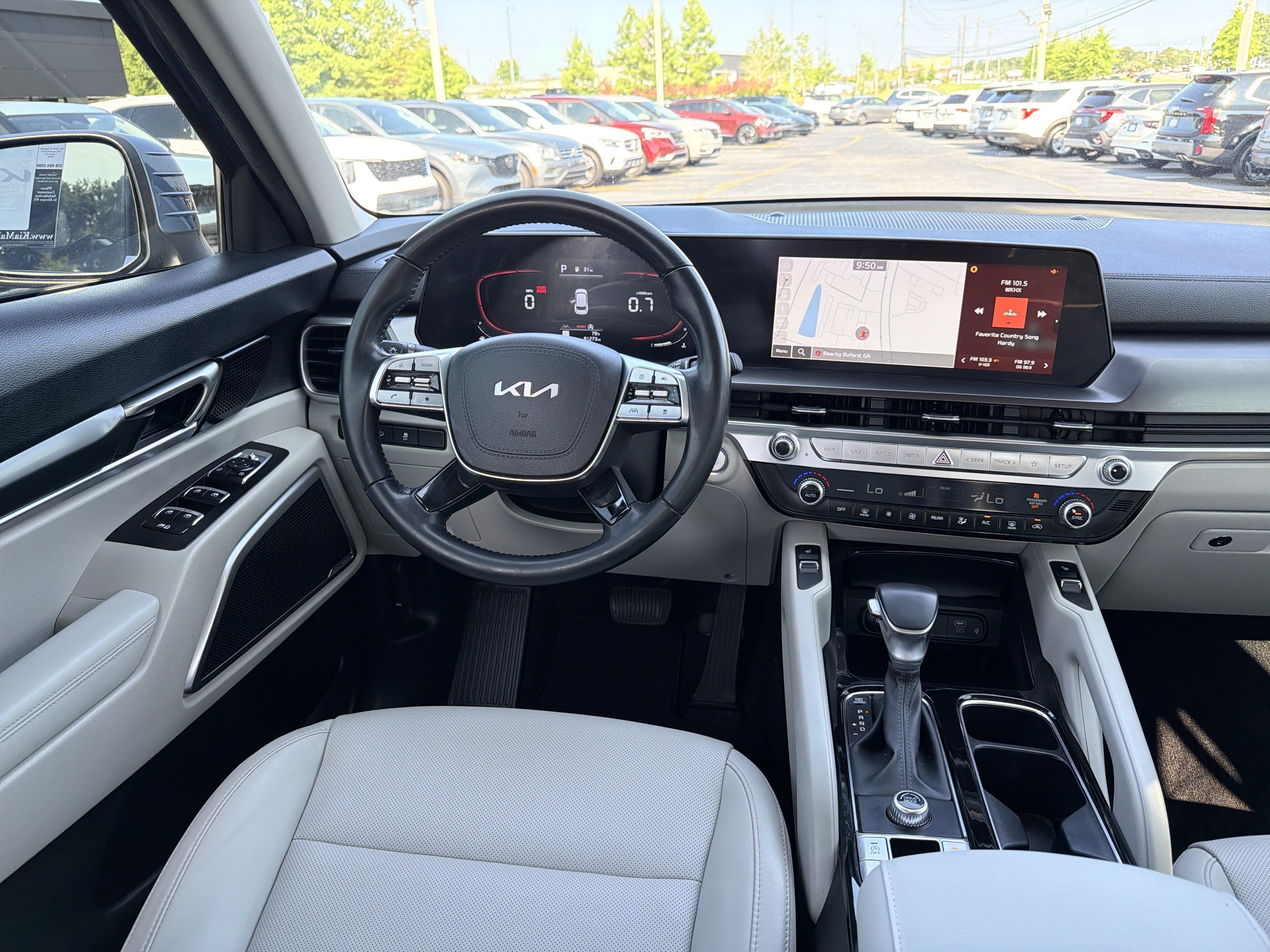 Used 2023 Kia Telluride S w/ S Sunroof Package FWD image 3