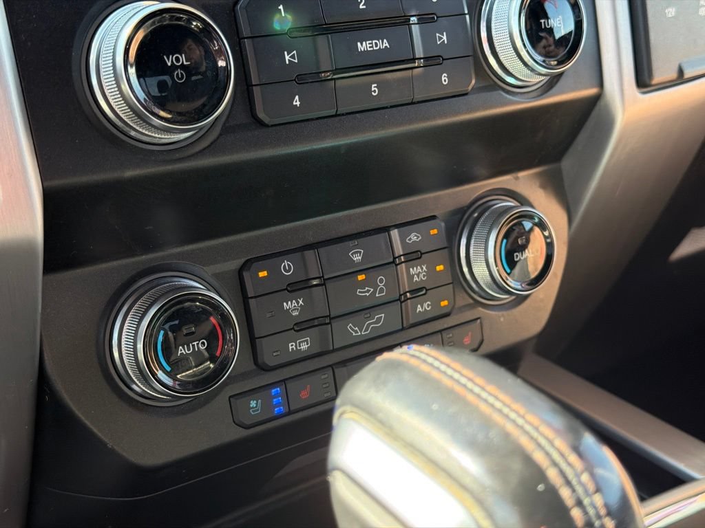 Used 2020 Ford F150 Platinum w/ FX4 Off-Road Package AWD/4WD image 24
