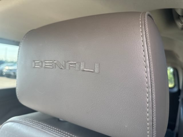 Used 2020 GMC Yukon Denali w/ Denali Premium Package AWD/4WD image 14