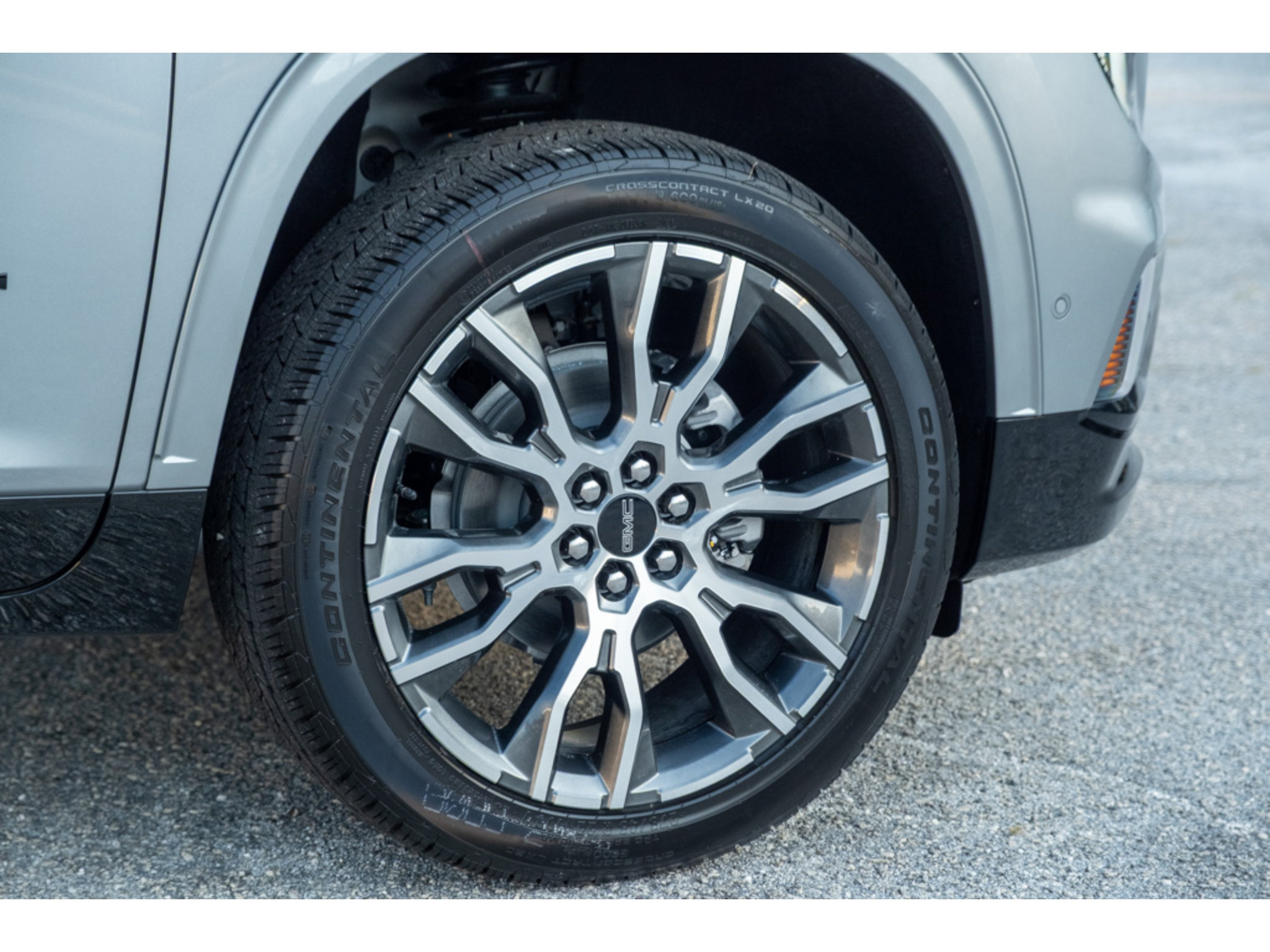 New 2027 GMC Acadia Denali Ultimate w/ LPO, Black Badging Package FWD image 10