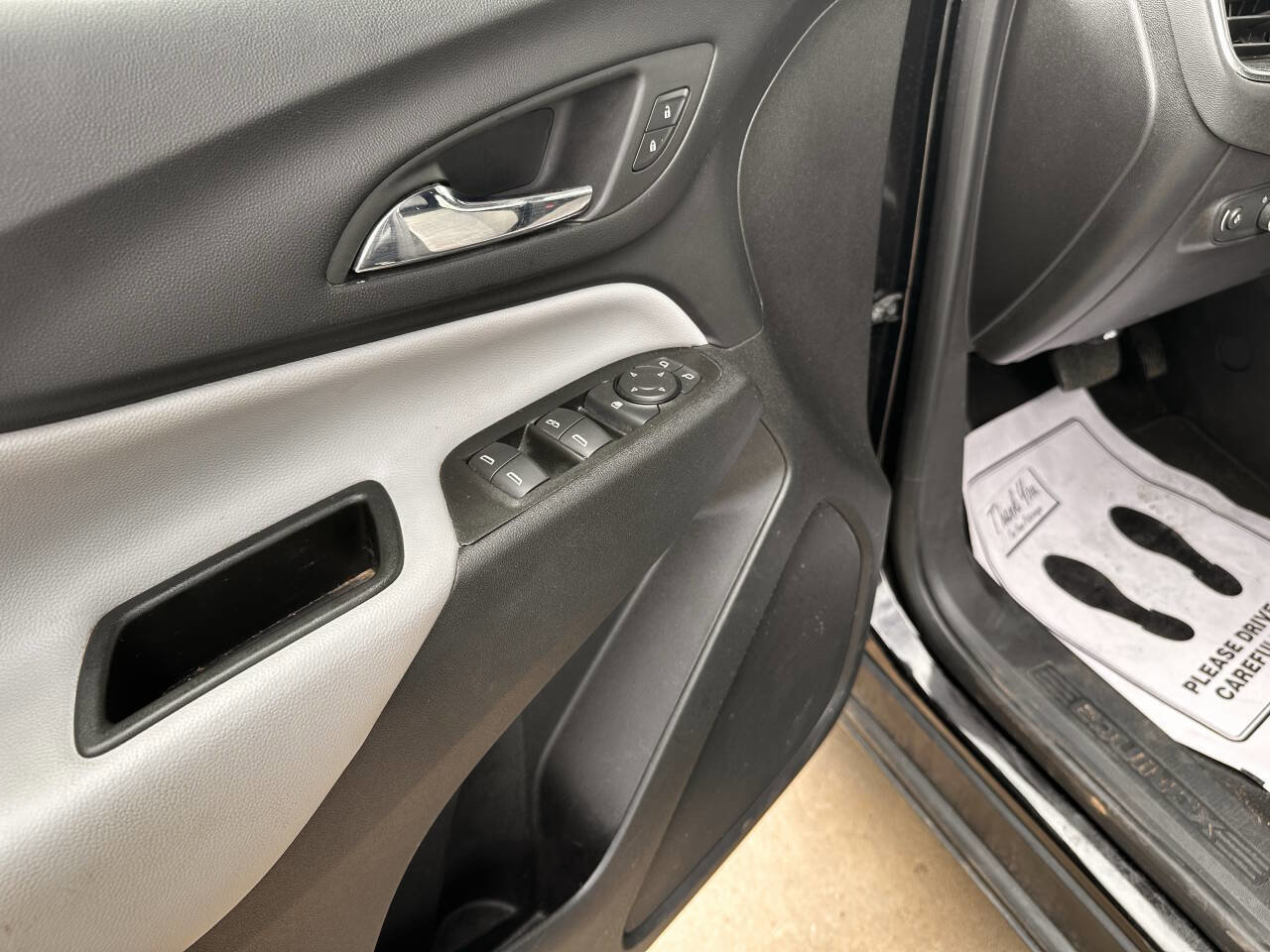 Used 2023 Chevrolet Equinox LS image 13