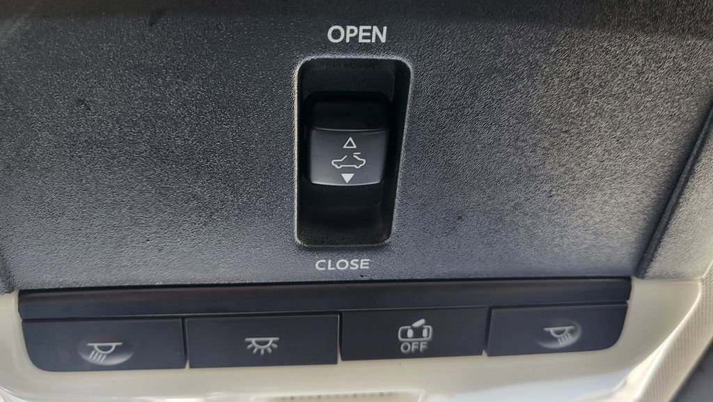 Used 2020 Nissan Altima 2.5 SV FWD image 35