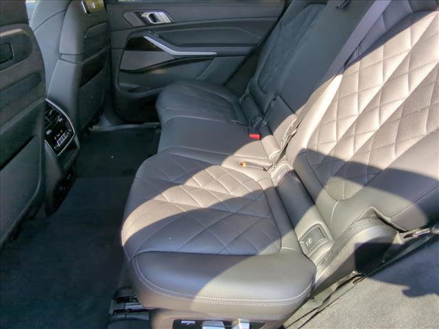Used 2024 BMW X7 xDrive40i AWD/4WD image 18