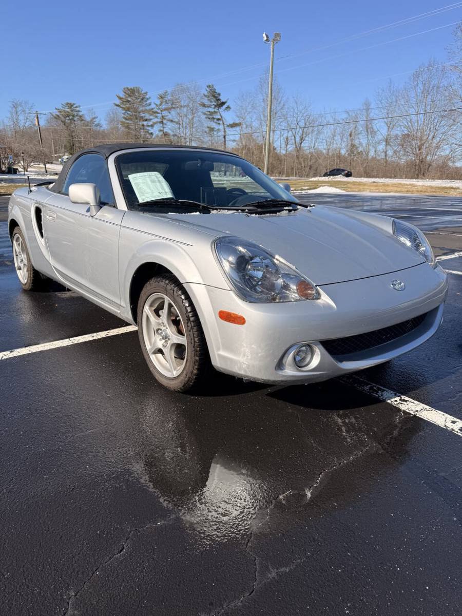 Used 2003 Toyota MR2 RWD image 9