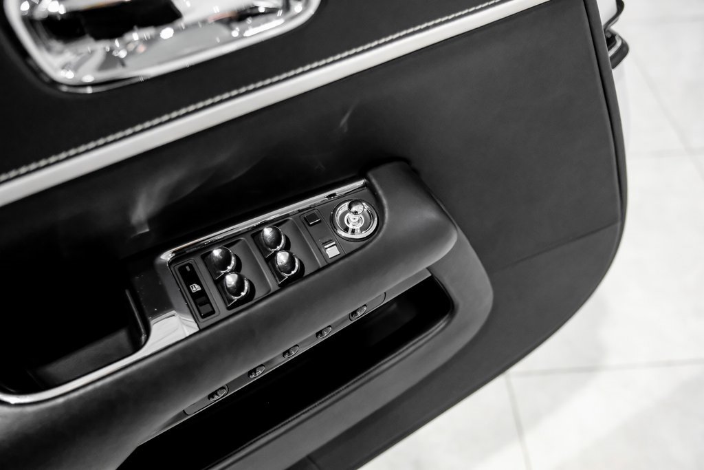 Used 2018 Rolls-Royce Dawn image 44