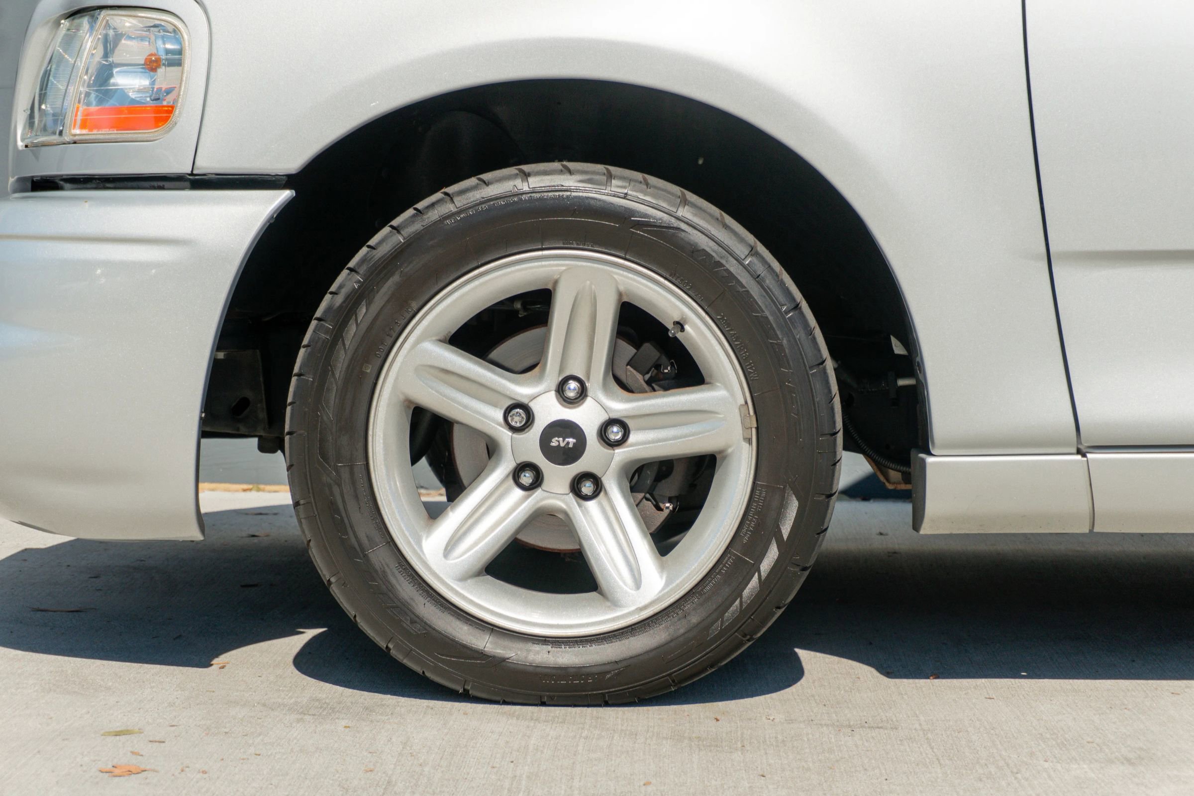 Used 2004 Ford F150 Lightning RWD image 16