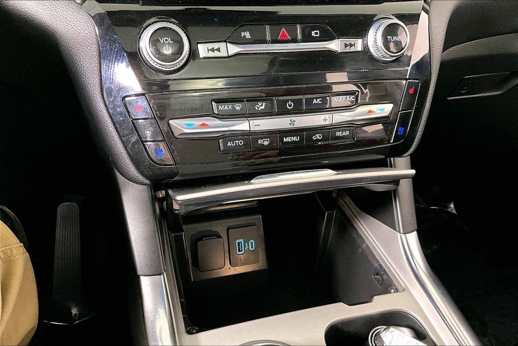 Used 2021 Ford Explorer Limited w/ Equipment Group 301A image 34