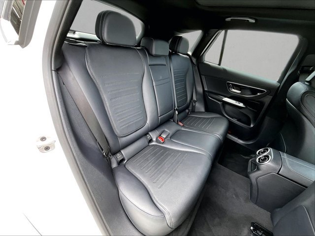 Used 2025 Mercedes-Benz GLC 350e 4MATIC image 29