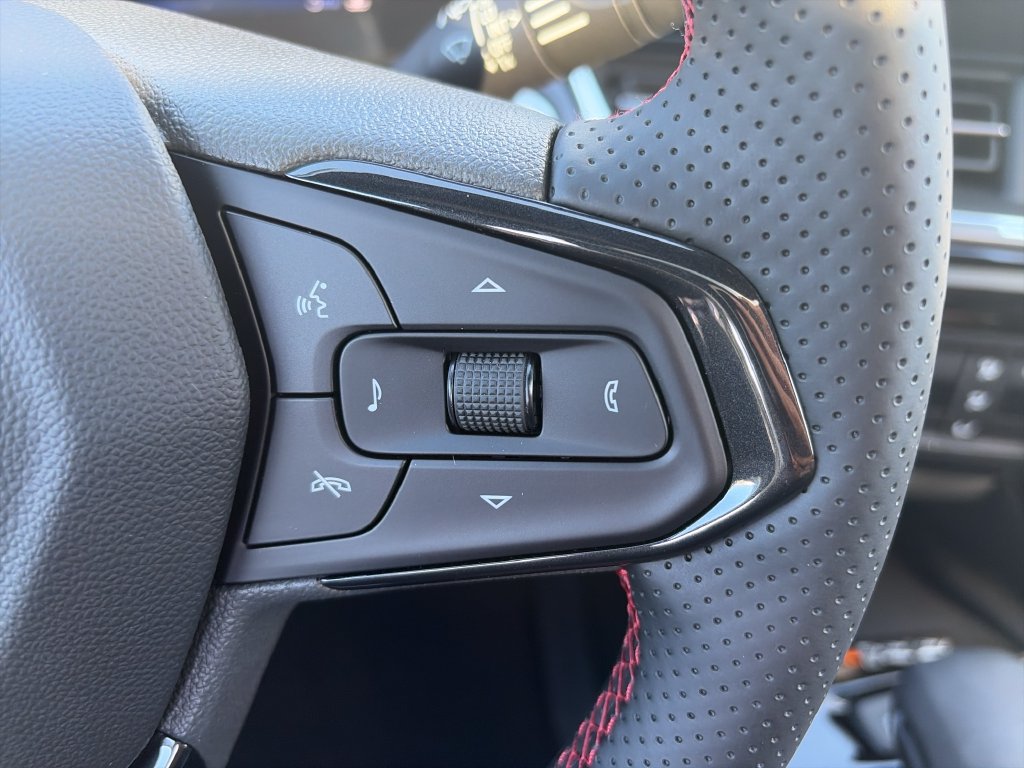 New 2026 Chevrolet Trax RS w/ Sunroof Package FWD image 10