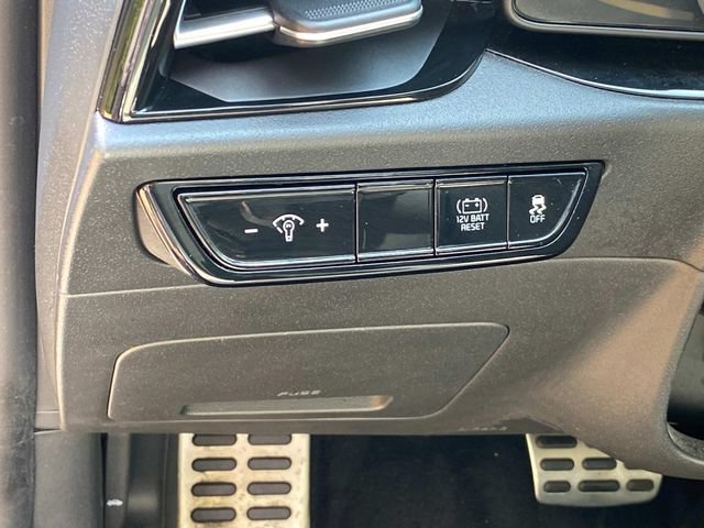 Used 2023 Kia Niro EX Touring FWD image 14