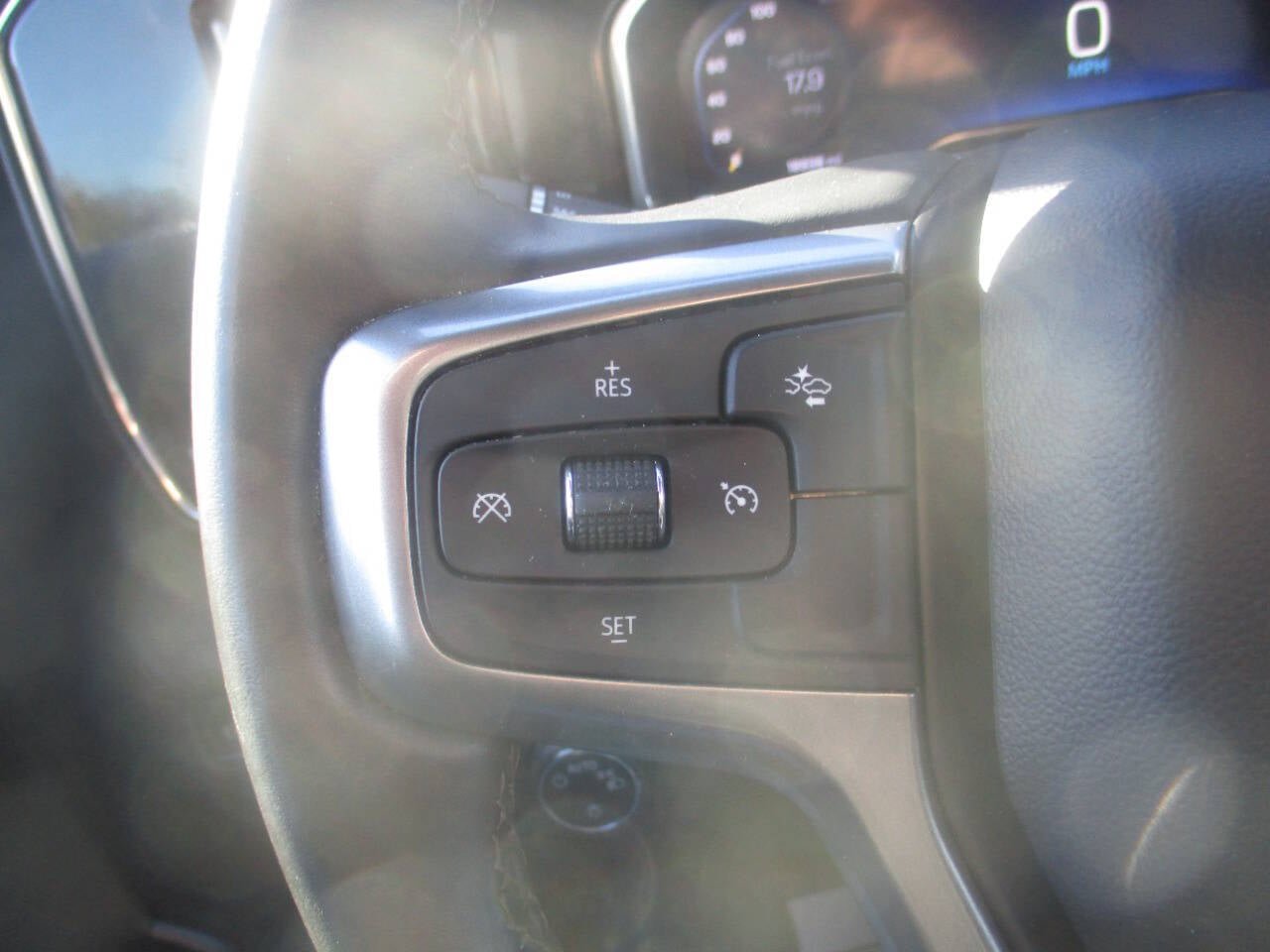 Used 2024 Chevrolet Silverado 1500 LT AWD/4WD image 18