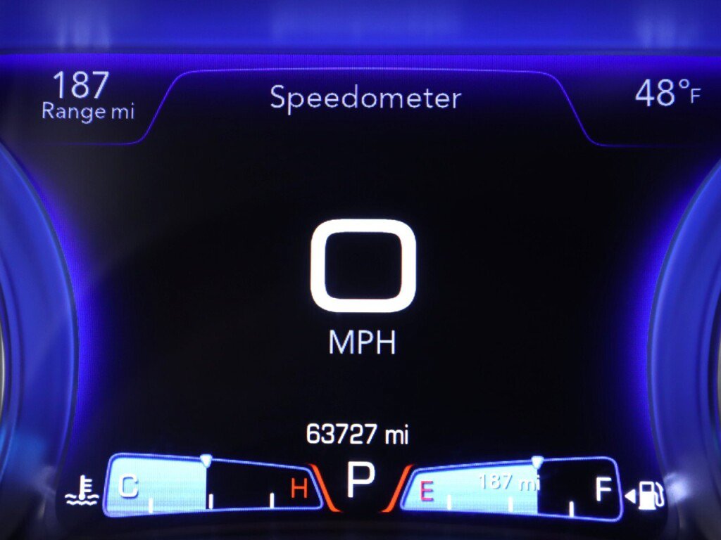 Used 2015 Chrysler 300 Limited RWD image 14