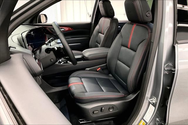 Used 2026 Chevrolet Traverse RS image 24