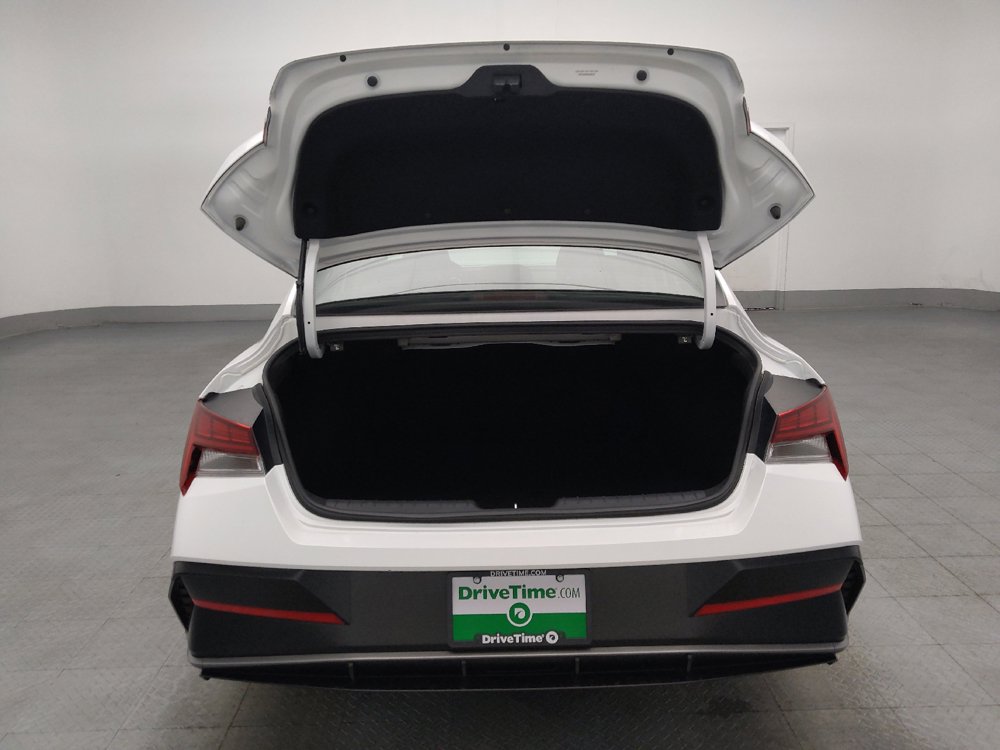 Used 2025 Hyundai Elantra SEL FWD image 29